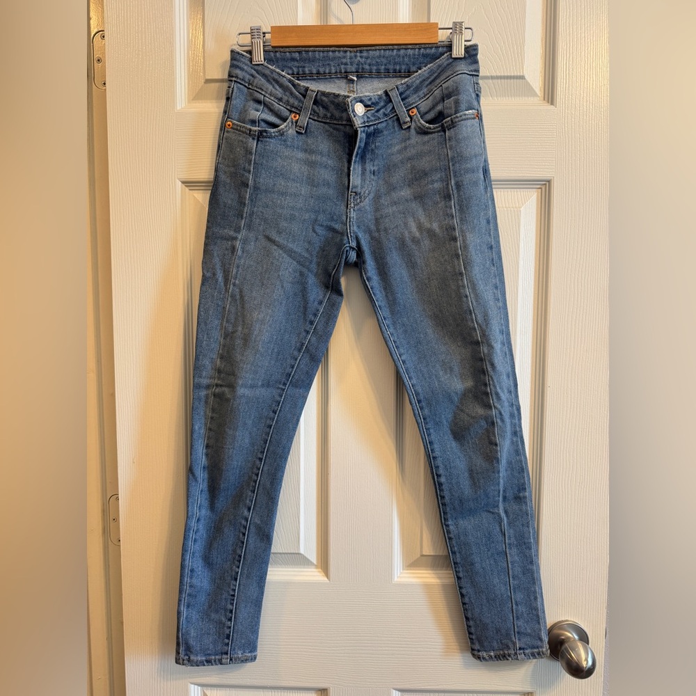 Levi’s size 26 retro skinny jean short
